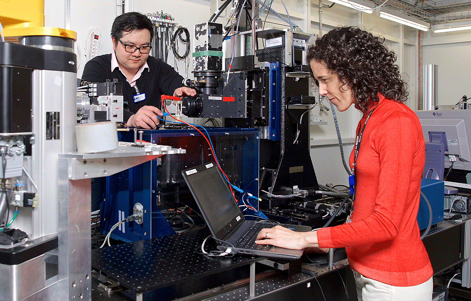 X-ray tomographic microscopy beamlines at the Swiss Light Source can determine 3D internal structures of complex objects.